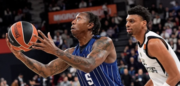 El Anadolu Efes se come a la Virtus Bologna en la Euroliga