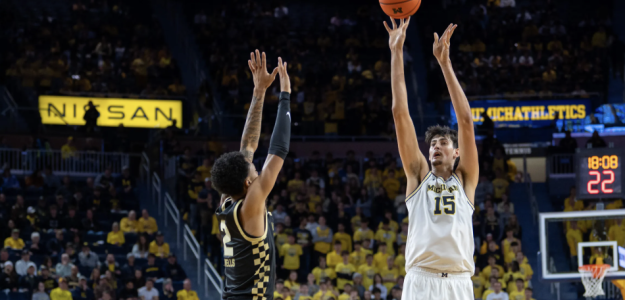 Aday Mara, star from Michigan in the NCAA.