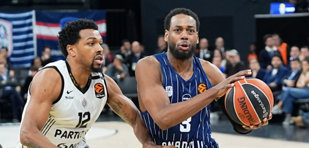 Anadolu Efes beats Partizan in an exciting Euroleague duel.