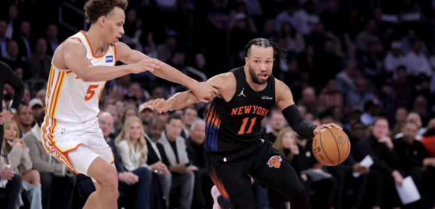 Gran nivel de Jalen Brunson en el Game 5 ante los Hawks. 