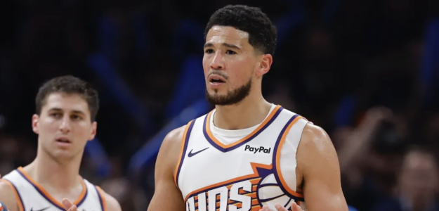 Devin Booker criticó duramente al arbitraje ante OKC. 