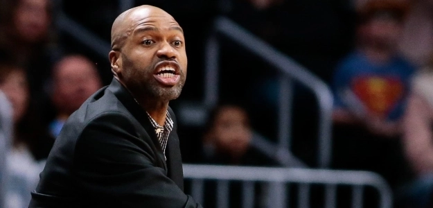 Jamahl Mosley, entrenador de los Orlando Magic