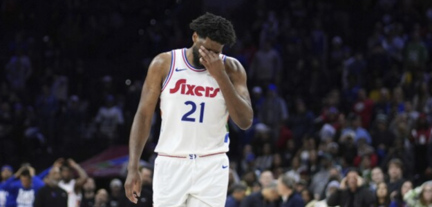 Joel Embiid, operado de urgencia de apendicitis