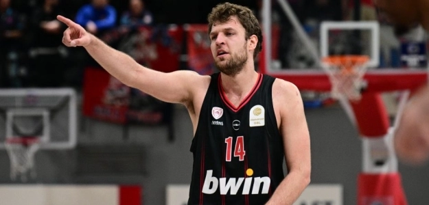 Vezenkov, MVP de la Euroliga y rumores de nuevo entrenador en Bucks