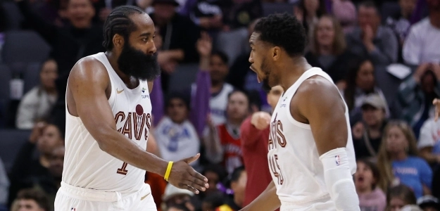 James Harden y Donovan Mitchell, estrellas de Cleveland Cavaliers.
