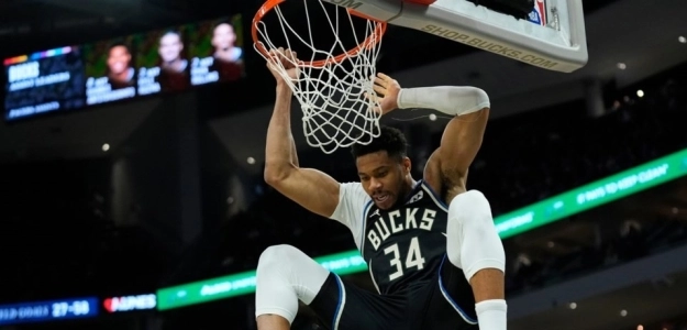 Giannis Antetokounmpo, Dunking on the Hoop.