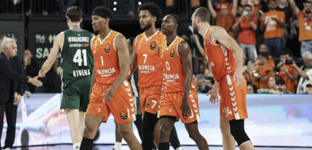 Un gigantesco Valencia Basket se come al Panathinaikos en el OAKA