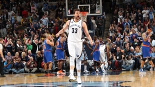 Marc Gasol celebrando una canasta de Memphis Grizzlies ante New York Knicks