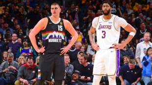 Anthony Davis y Nikola Jokic en un Lakers-Nuggets de la presente temporada.