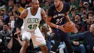 Anthony Davis en un partido contra Boston Celtics.
