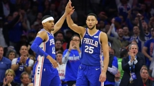 Ben Simmons y Tobias Harris, en un partido de Philadelphia 76ers.