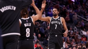 Kevin Durant y Patty Mills, sostén de Brooklyn Nets. Foto: gettyimages