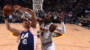 Denver ganó a los Clippers en un partido desnivelado.