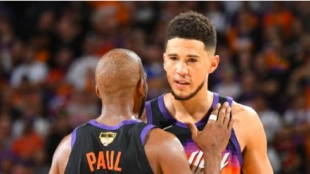 Devin Booker y Chris Paul, estrellas de los Suns.