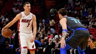 Goran Dragic y Luka Doncic, jugadores de Miami Heat y Dallas Mavericks. 