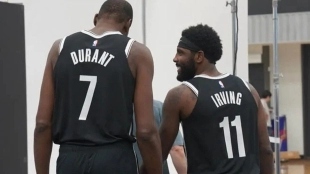 Kevin Durant y Kyrie Irving, estrellas de la NBA.