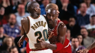 Jordan y Payton atrapados en una acción de juego. Foto: nba.com