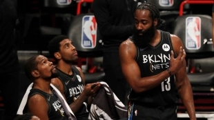 Kevin Durant, Kyrie Irving y James Harden, estrellas de Brooklyn Nets.