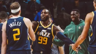 Ingles y Crowder, jugadores de Utah Jazz.
