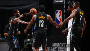 Irving, Harden y Durant, estrellas de los Nets.
