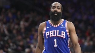 James Harden, estrella de Philadelphia 76ers.