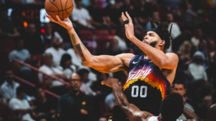 JaVale McGee, estrella de Phoenix Suns. 