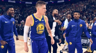 Jonas Jerebko metió la canasta decisiva del partido.