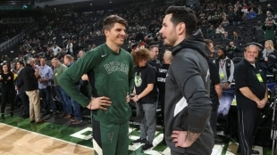 JJ Redick y Kyle Korver, en un Bucks-Pelicans de la pasada temporada.