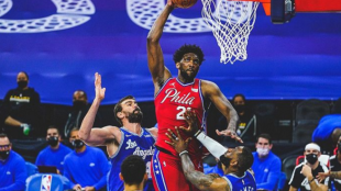 Joel Embiid critica la falta de Lebron James. Foto: gettyimages