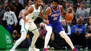 Joel Embiid, frustrado y secuelas del COVID. Foto: gettyimages