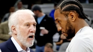 Gregg Popovich y Kawhi Leonard, en su etapa en los Spurs