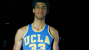 Kareem Abdul-Jabbar, en su etapa en UCLA. 
