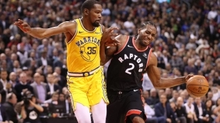 Kawhi Leonard y Kevin Durant interesan a los Clippers.