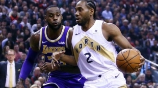 Kawhi Leonard y LeBron James podrían acabar siendo compañeros.