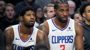 Kawhi Leonard y Paul George, lamentando la inminente de Los Angeles Clippers.