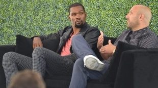Kevin Durant, junto a su socio Rich Kleiman. 