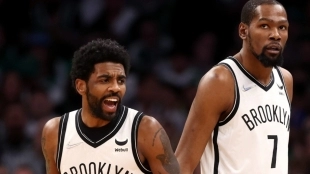 Kevin Durant y Kyrie Irving, jugadores de Brooklyn Nets.