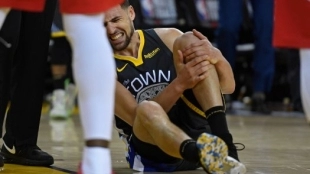 Klay Thompson, doliéndose de su lesión durante las pasadas Finales de la NBA.