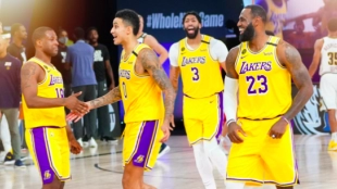 Kyle Kuzma ejecutó a los Nuggets con un triplazo.