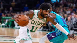 Kyrie Irving, ante Kemba Walker. Foto: @celtics