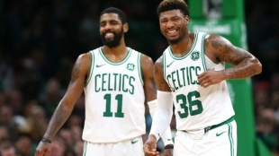 Kyrie Irving y Marcus Smart | Foto: getty images