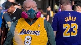 La NBA repartirá mascarillas entre sus fans.