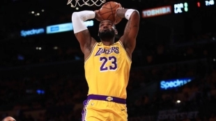 LeBron James jugó su primer partido tras el fallecimiento de Kobe Bryant.