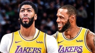 Anthony Davis y LeBron James en un Pelicans-Lakers de la pasada temporada.