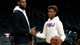 LeBron James y su hijo, Bronny James.