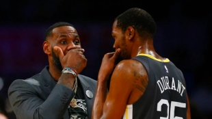LeBron James y Kevin Durant, estrellas de la NBA.