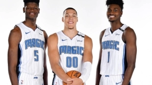 Mo Bamba, Aaron Gordon y Jonathan Isaac, jugadores de Orlando