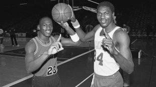 Michael Jordan y Hakeem Olajuwon, los mejores jugadores del NBA Draft 1984.