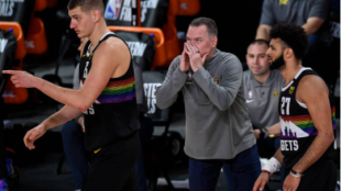 Michael Malone se queja de árbitros. Foto: gettyimages