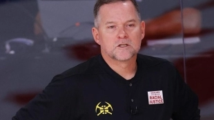 Michael Malone, entrenador jefe de Denver Nuggets.